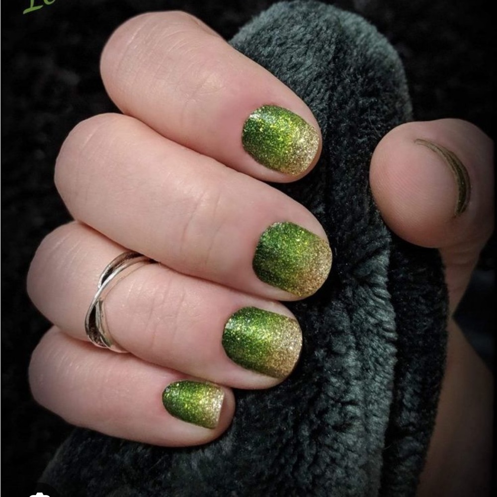 *Rare HTF* Color Street: It’s Gold in Here | St. Patrick’s Day Green Glitter - Picture 5 of 8